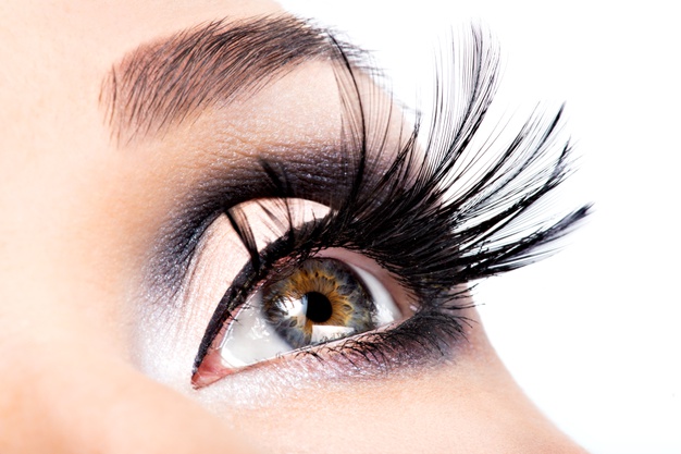 How to Grow Eyelashes Using Careprost
