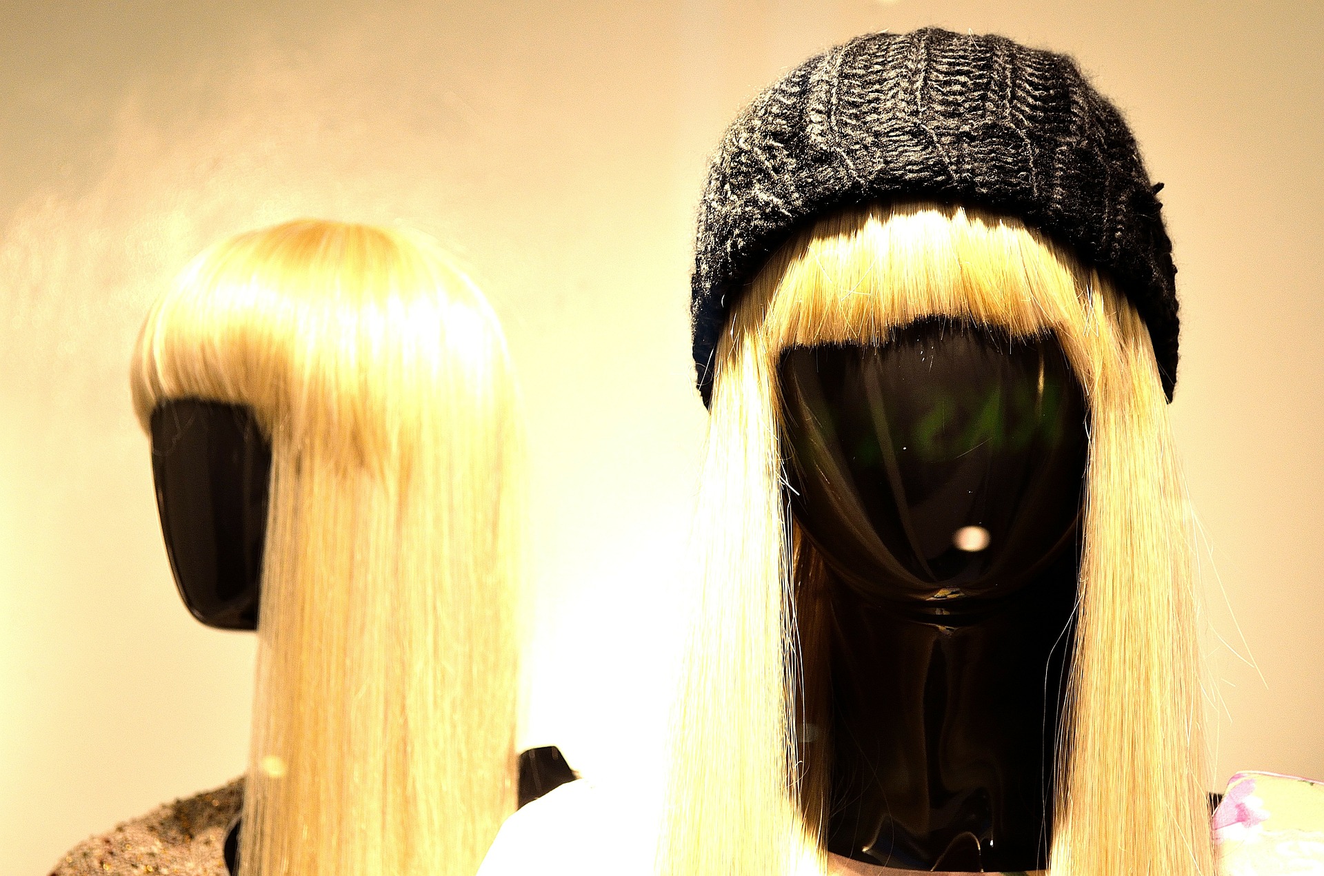 Why Hurela Cheap hair Wigs are so Popular Among Women