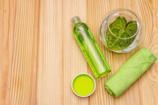 5 Benefits of Using a Green Tea Cleanser
