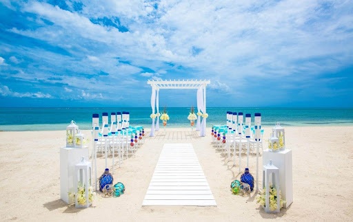 Why Couples Choose the Caribbean Gem for Their Destination Weddings